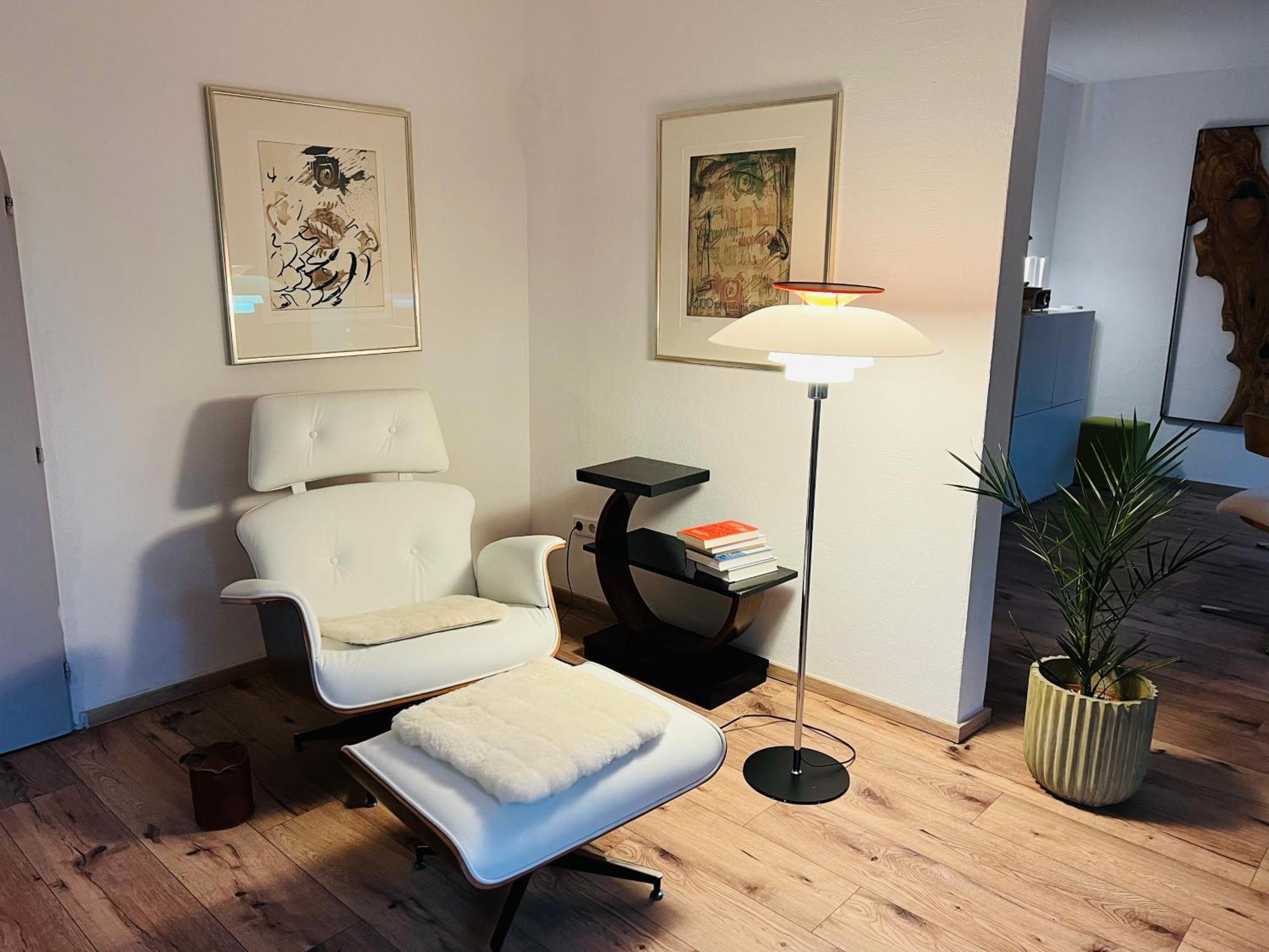 Schott Apartment *
